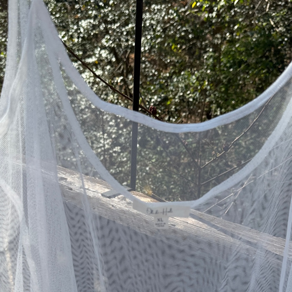 Oli & Hali White Sheer Lace Tank Top - Picture 4 of 10